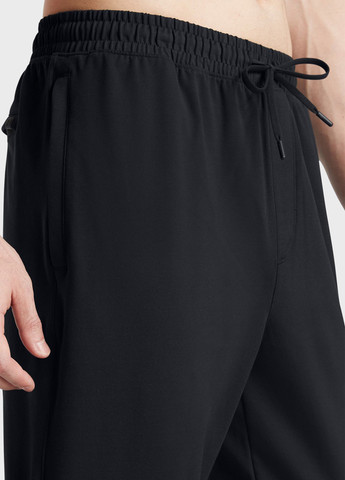 Черные спортивные демисезонные джоггеры брюки Under Armour