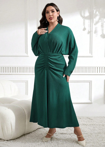 Зеленое вечернее платье клеш SHEIN однотонное