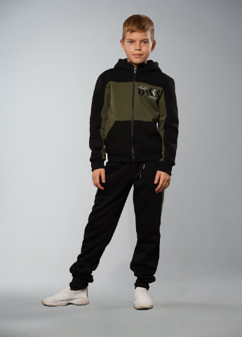 Оливковий (хакі) зимовий спортивний костюм з написами Sinthia (194959066)
