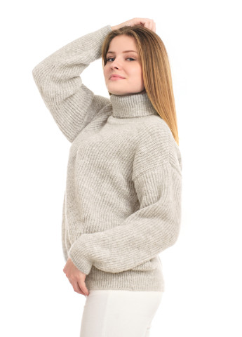 Світло-сірий демісезонний светр SVTR