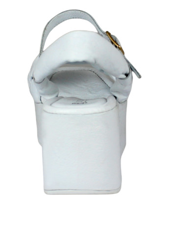 Белые босоножки Blizzarini с ремешком плетение