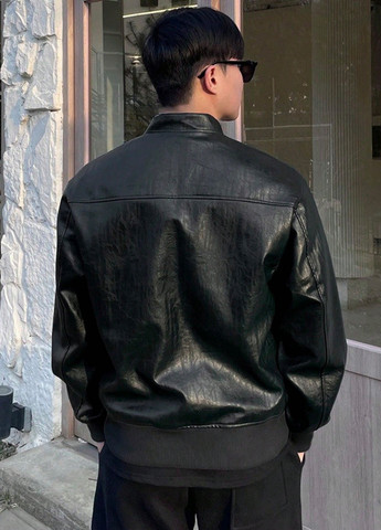 Черно-белая зимняя куртка байкерская SHEIN