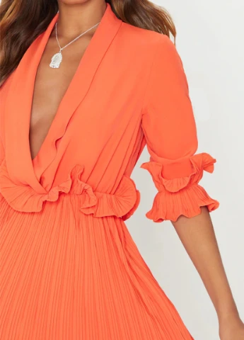 Оранжевое кэжуал платье PrettyLittleThing однотонное