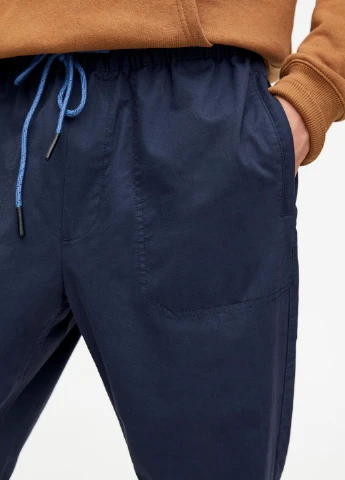 Темно-синие брюки Pull & Bear
