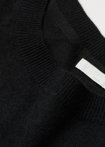 Черный демисезонный свитер для беременных H&M