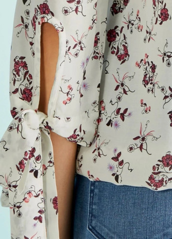 Молочна блуза на запах Esmara