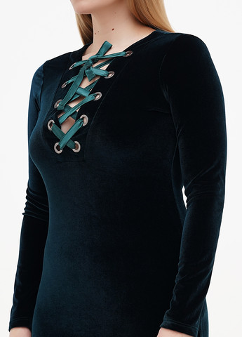 Изумрудное вечернее платье силуэтная Sassofono однотонное