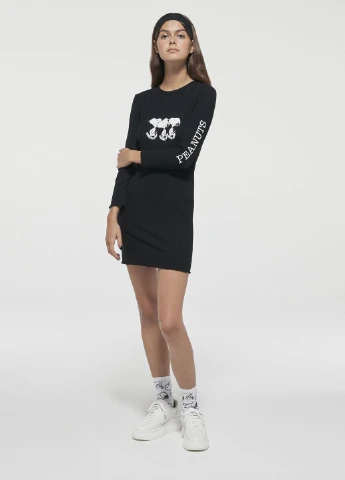 Чорна сукня демісезон Bershka