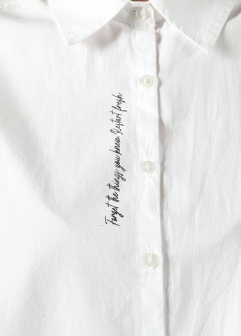 Белая классическая рубашка с надписями Colin's
