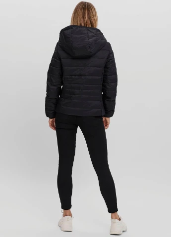 Черная демисезонная куртка Vero Moda