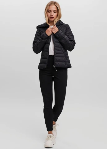 Черная демисезонная куртка Vero Moda