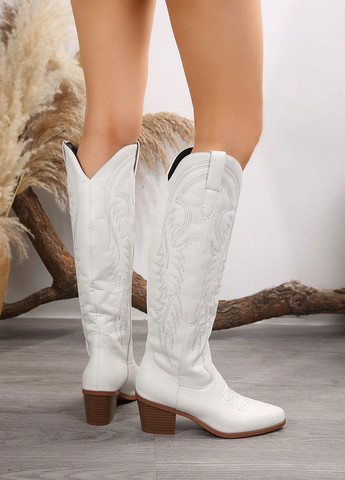 Осенние сапоги казаки SHEIN с вышивкой