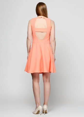 Светло-оранжевое кэжуал платье Vila однотонное