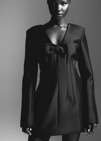 Чорна кежуал сукня кльош H&M однотонна