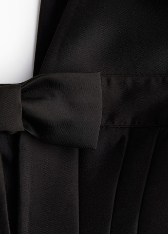 Чорна кежуал сукня кльош H&M однотонна