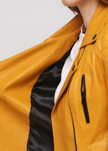 Горчичная демисезонная куртка кожаная Leather Factory