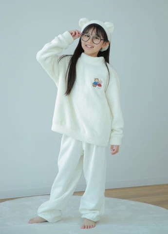 Белая зимняя пижама (свитшот, брюки) Uniqlo