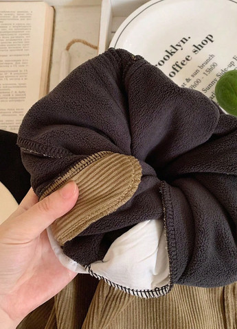 Темно-бежевые кэжуал зимние брюки джоггеры SHEIN