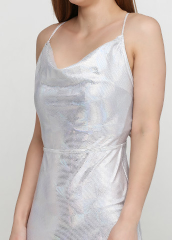 Серебряное коктейльное платье футляр Feel and Fly с геометрическим узором
