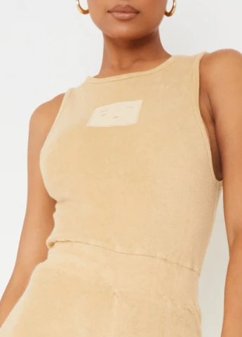 Комбинезон PrettyLittleThing однотонный бежевый повседневный
