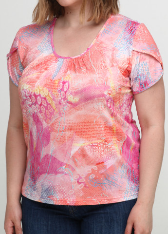 Персиковая летняя футболка Mariya