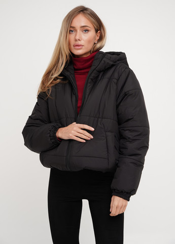 Чорна демісезонна тепла куртка KASTA design