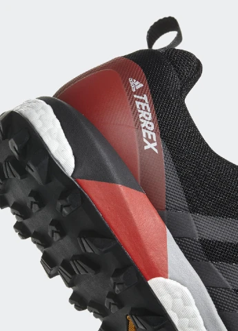 Черные демисезонные кроссовки adidas