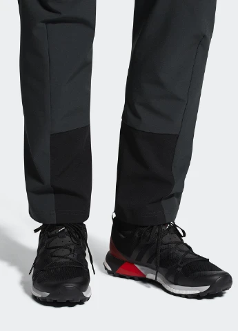 Черные демисезонные кроссовки adidas