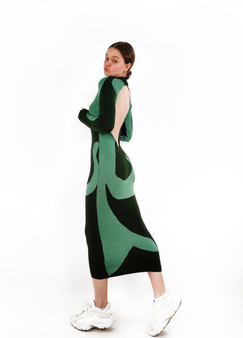 Темно-зеленое кэжуал платье силуэтная, с открытой спиной PrettyLittleThing с абстрактным узором
