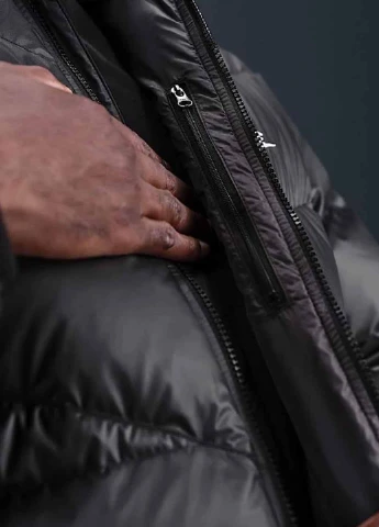 Черная демисезонная куртка hq7790-011 Nike M Windrunner Stmnt Dwn Jkt Black