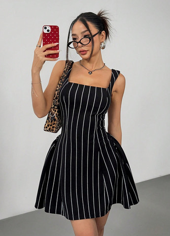 Чорно-білий кежуал сукня кльош, з відкритими плечима, з відкритою спиною SHEIN в смужку