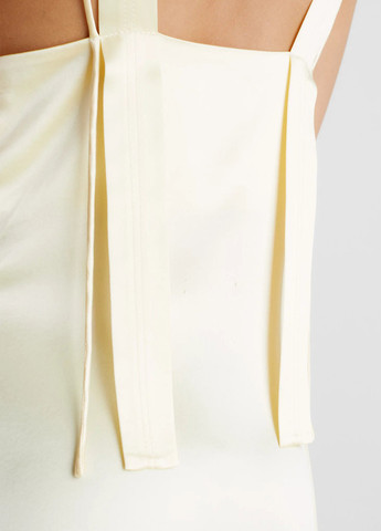 Бежевое вечернее, кэжуал платье платье-комбинация Calvin Klein однотонное