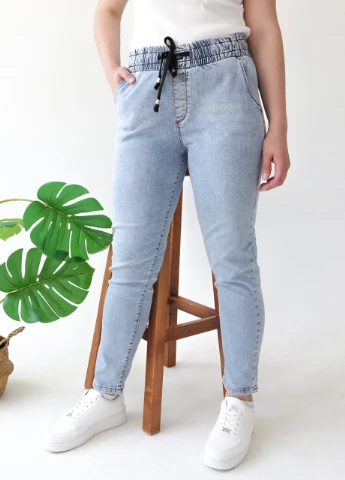 Джинсы женские Conic fit голубые с резинкой на талии MOM (Conic fit) Angelina Mara - (253617123)