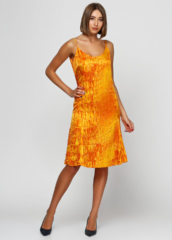 Оранжевое кэжуал платье Versace Jeans Couture однотонное