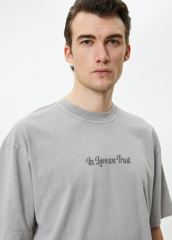 Светло-серая футболка KOTON