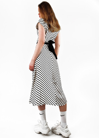 Чорно-білий кежуал сукня кльош H&M в смужку