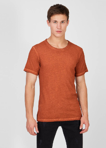 Оранжевая футболка Tigha