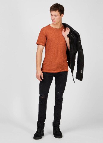 Оранжевая футболка Tigha