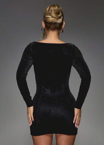 Черное коктейльное платье силуэтная SHEIN однотонное