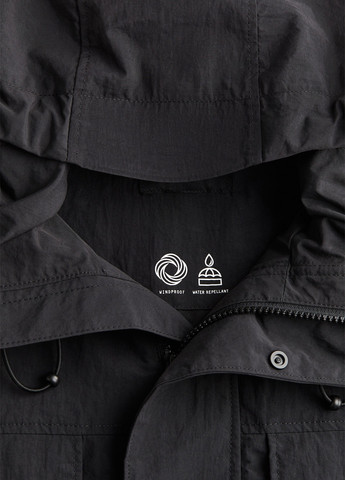 Чорна демісезонна куртка H&M