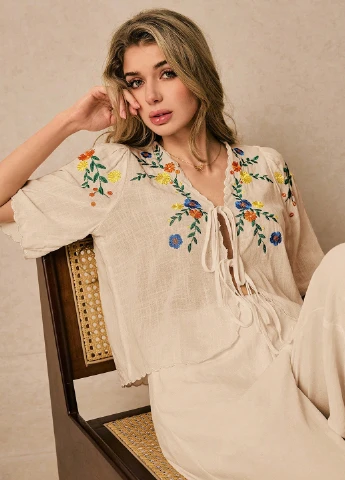 Кремова блуза SHEIN