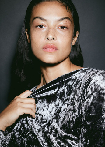 Темно-сіра кежуал сукня силуетна H&M однотонна