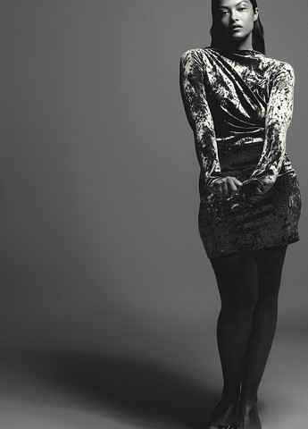 Темно-сіра кежуал сукня силуетна H&M однотонна