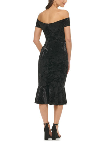 Черное кэжуал платье с открытыми плечами Guess однотонное