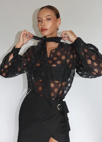 Чёрная блуза SHEIN