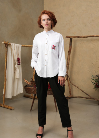 Белая демисезонная классическая рубашка из натурального льна оверсайз INNOE Блуза
