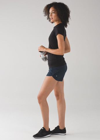 Шорты Lululemon Athletica (349512360)