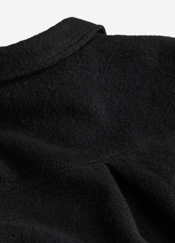 Черная демисезонная куртка H&M