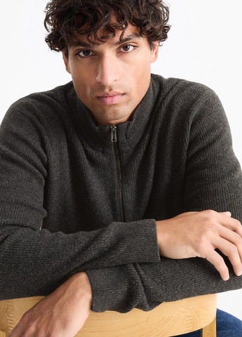 Темно-сірий демісезонний светр C&A