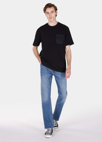 Черная футболка Colin's